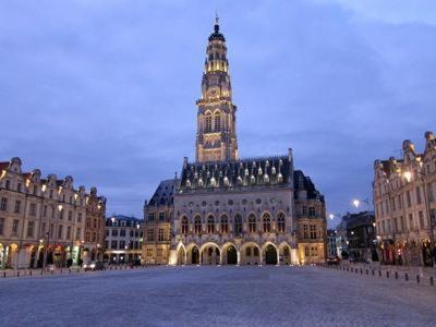Hotel De L'Univers Arras Exterior foto