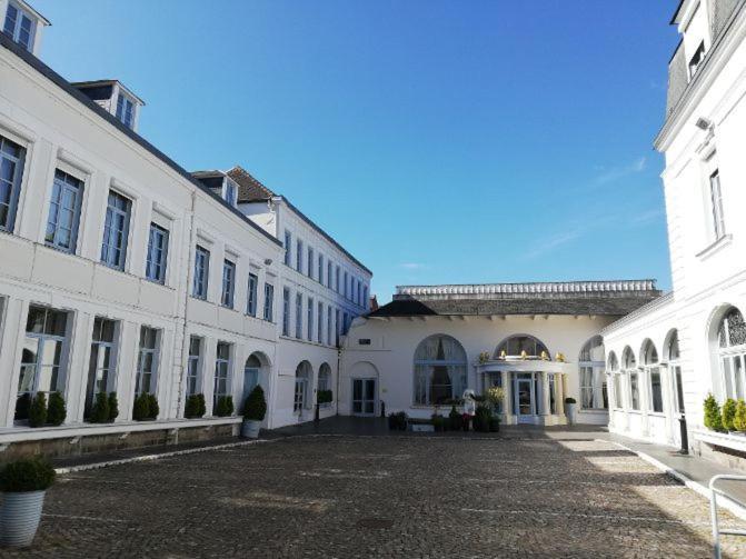 Hotel De L'Univers Arras Exterior foto